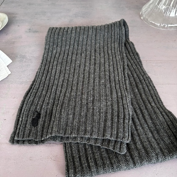 Polo Ralph Lauren Gray Ribbed Wool Blend Scarf - Picture 1 of 4